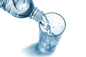 Una buena hidratación es la clave para lucir un cuerpo saludable y con menos celulitis.