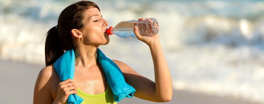 Aparte de tu rutina fitness, hidrate y alimenta bien tu cuerpo para gozar de buena salud.