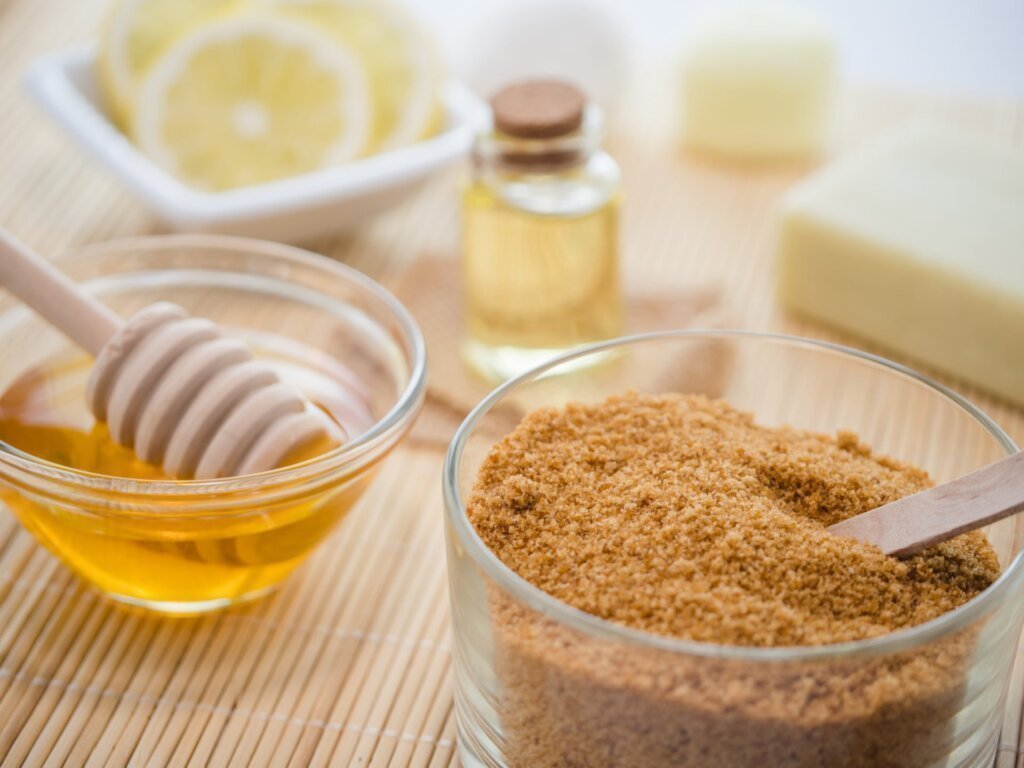 6 soins pour le corps faits maison - Soin maison gommage sucre