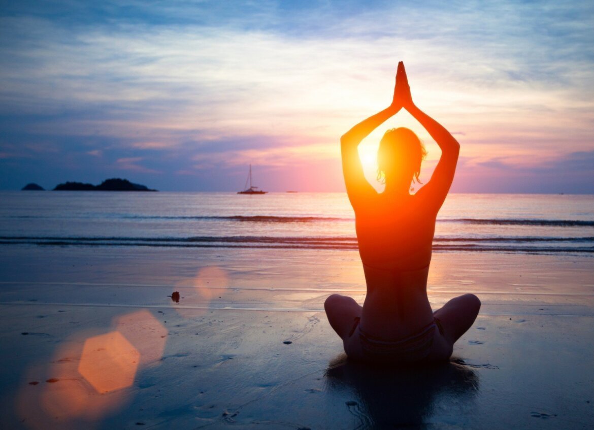Relájate con una buena sesión de yoga.
