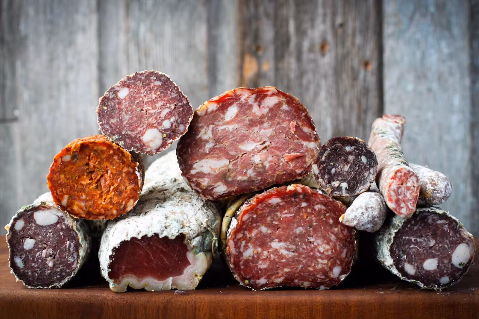 ¡Los embutidos, un placer a consumir con moderación!