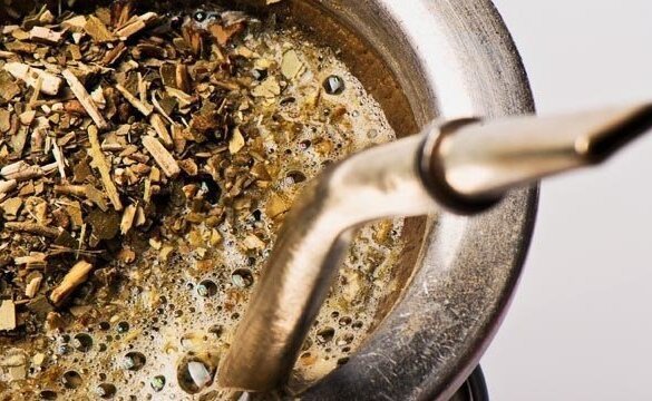 El mate es un excelente quemagrasas, por lo que te ayuda a luchar contra la celulitis adiposa.