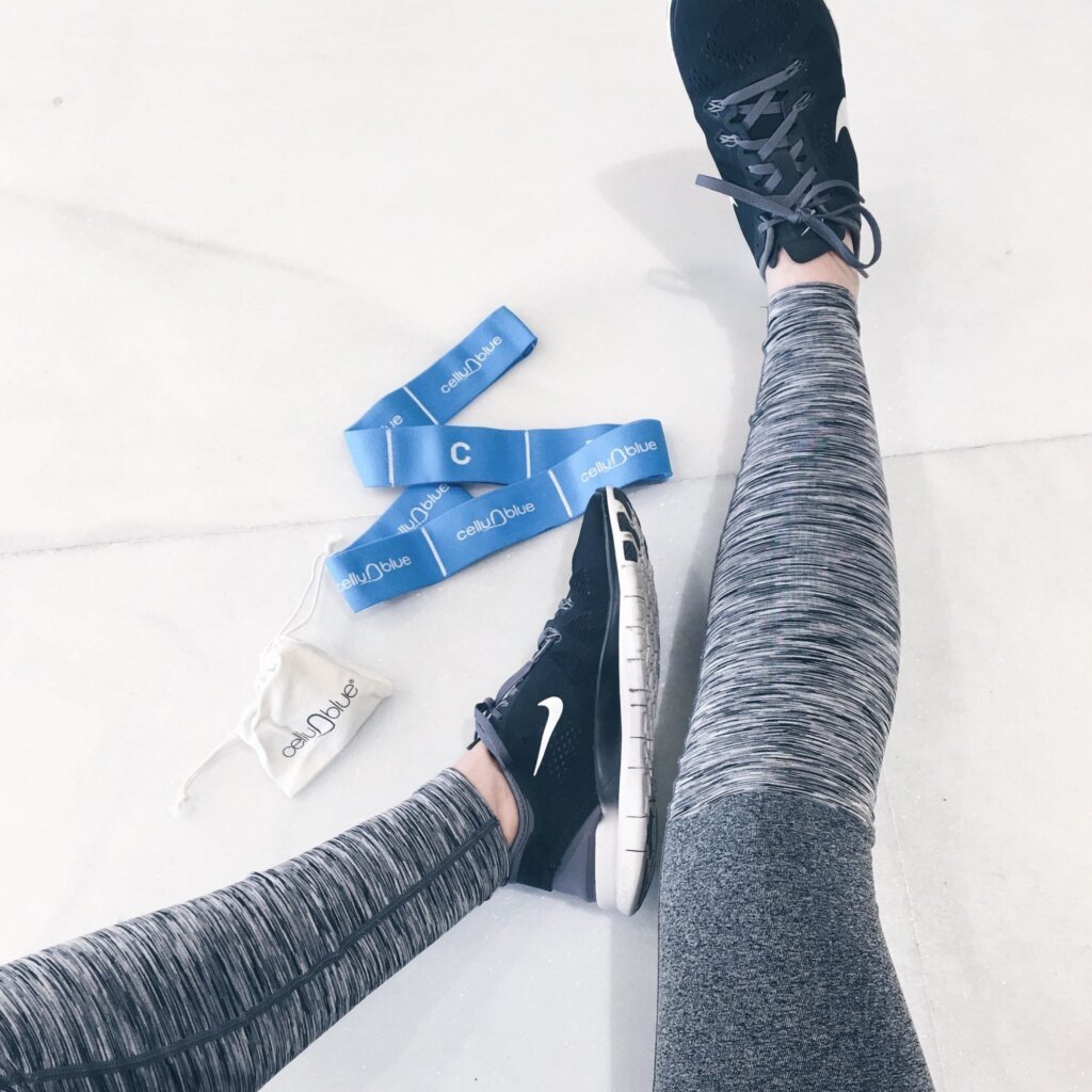 ¿Cómo entrenar eficazmente con una cinta elástica de fitness?