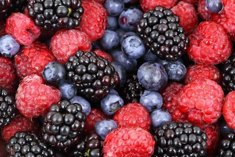 Super aliments contre cellulite fruits rouges