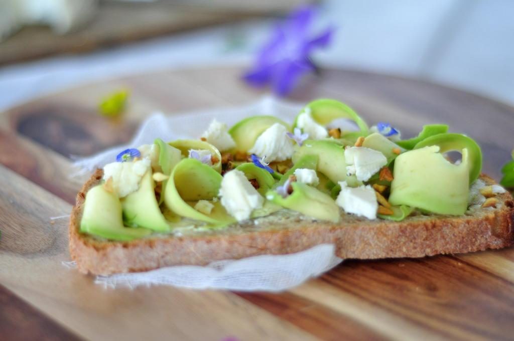 recettes rétention plus légère tartine avocat epinard