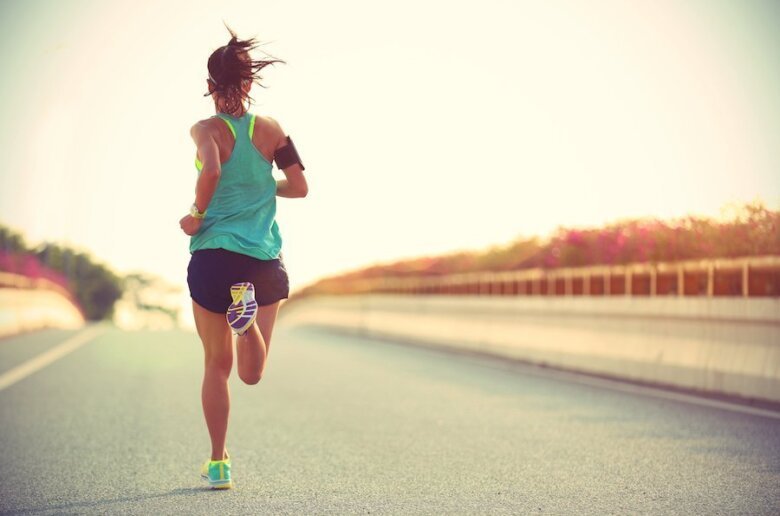 Si el clima está feo afuera, todavía tienes la oportunidad de hacer deporte en casa.