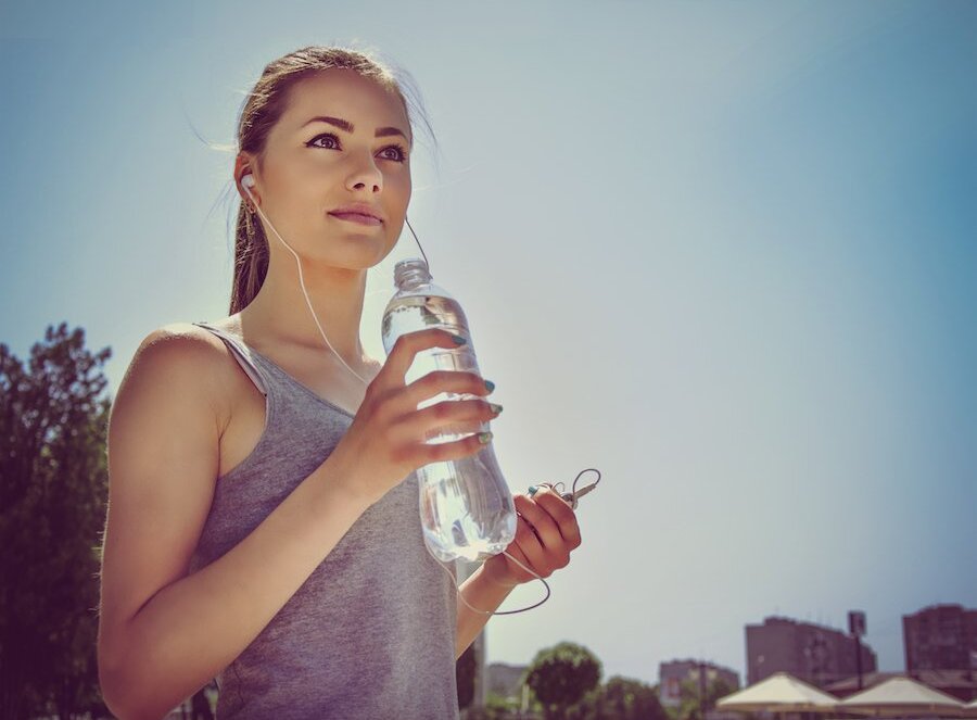 Éliminer la cellulite boire