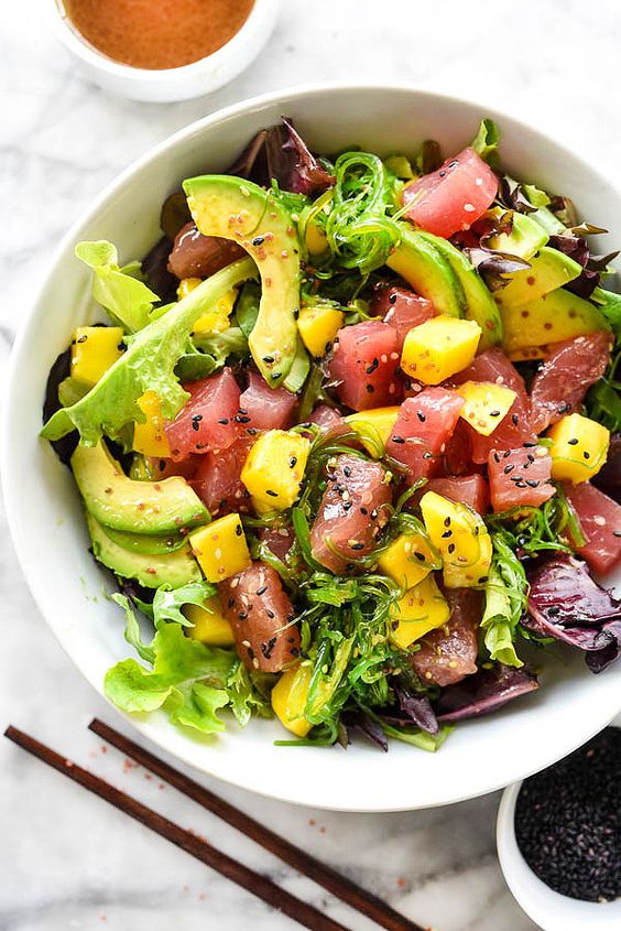 Poke bowl con tonno e zenzero