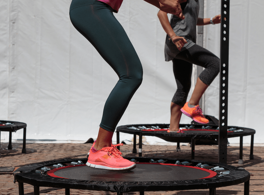 sport anti-cellulite pour l'hiver trampoline