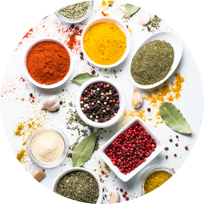 Prendre des épices et des plantes pour éliminer les capitons