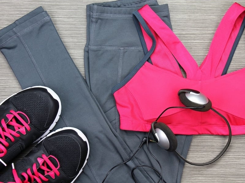 Disfruta aún más tu sesión deportiva con un buen outfit.