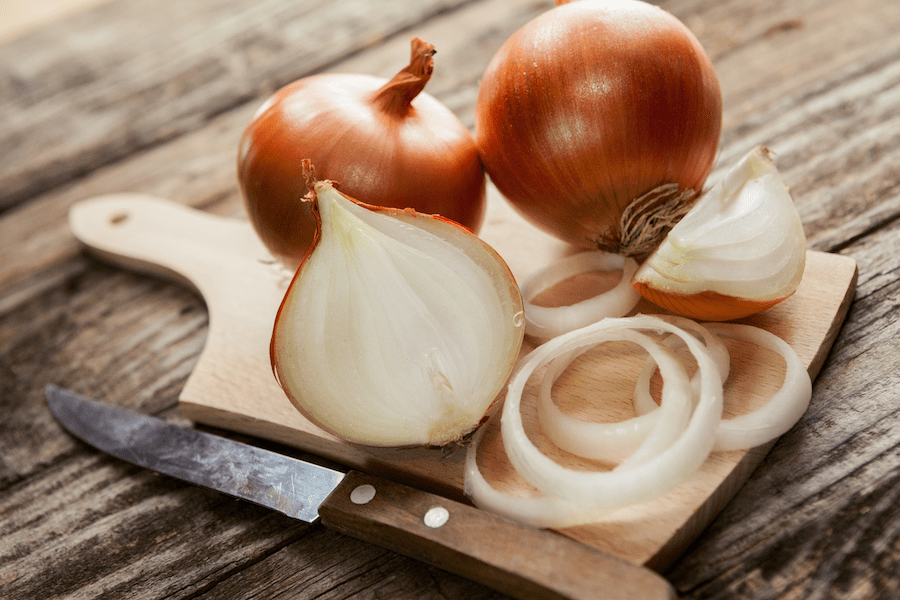 alimentos para combatir la celulitis: la cebolla 