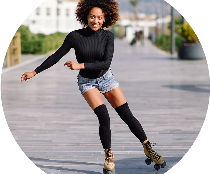 9 sports pour des jambes de rêve ! - Femme qui fait du roller