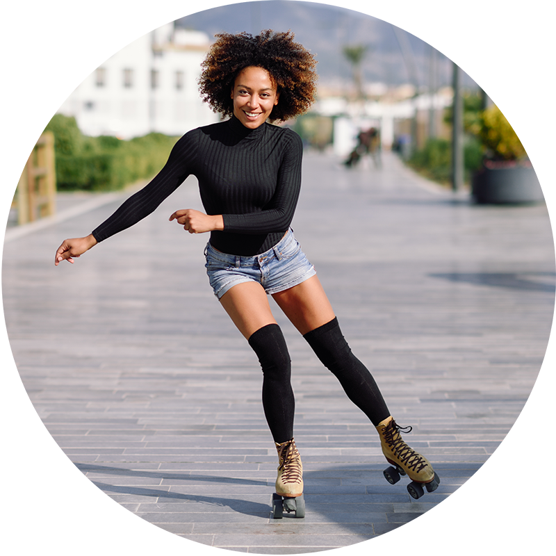 9 sports pour des jambes de rêve ! - Femme qui fait du roller