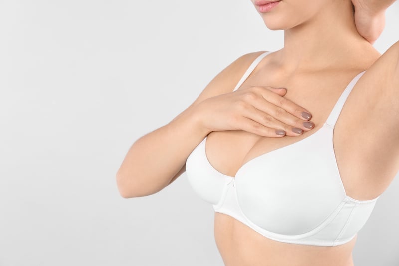 Vergetures sur les seins : Causes et Solutions - Cellublue