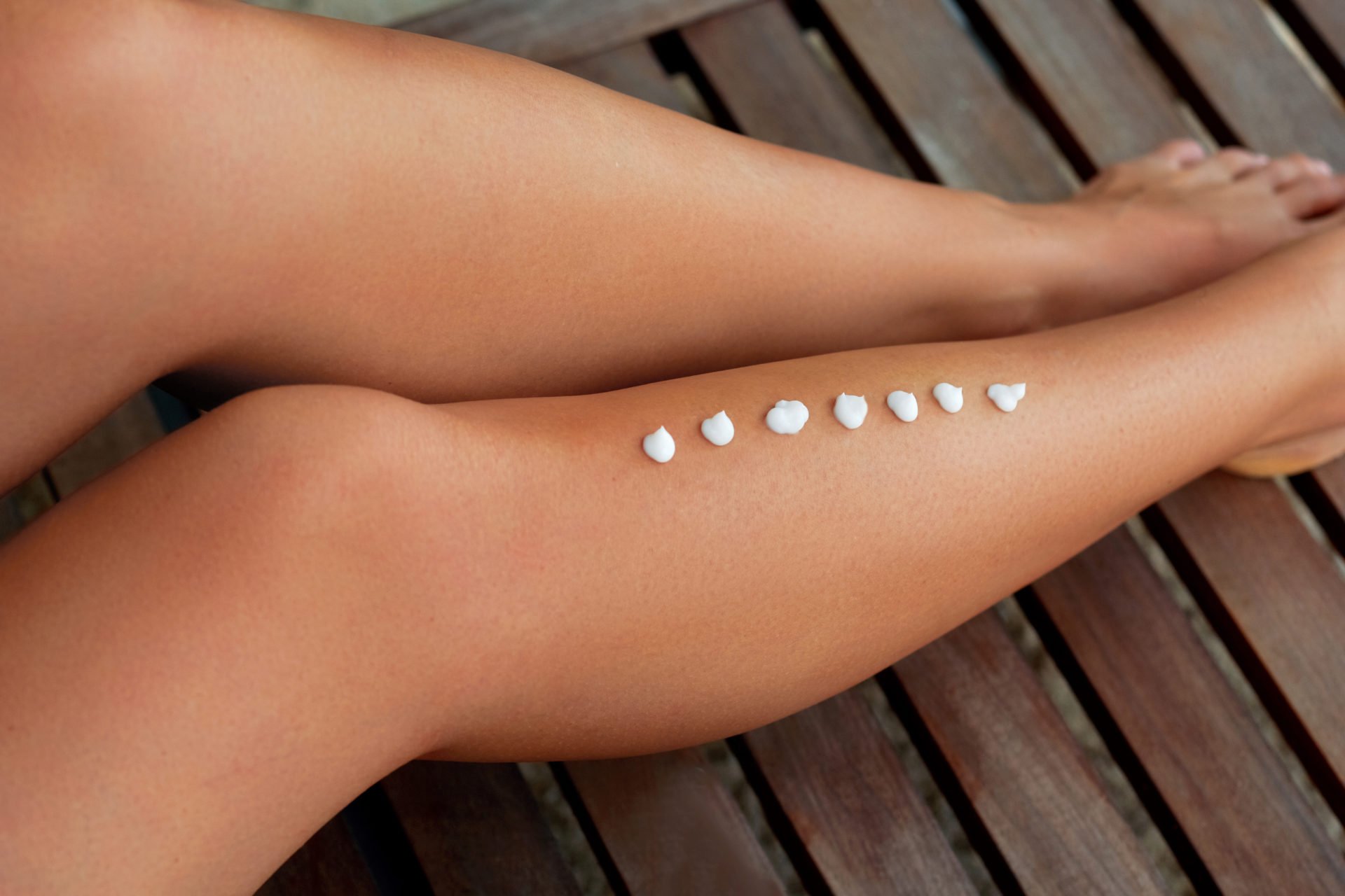 Autobronzant vergetures blanches