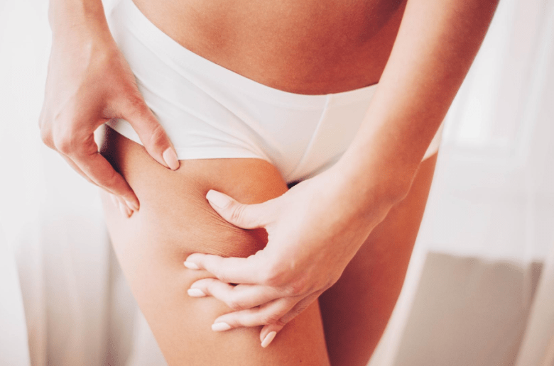 Masaż antycellulitowy jest popularnym domowym sposobem na szybki zabieg antycellulitowy