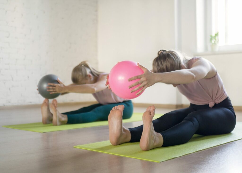 Ballon paille pour vos séances de rééducation et cours de Pilates