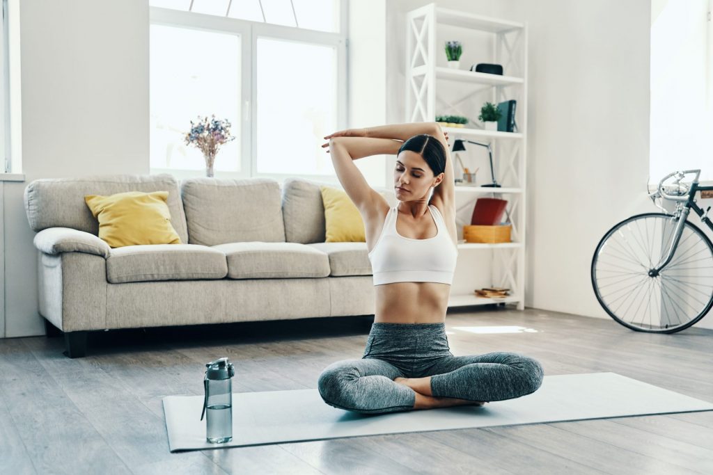 7 ejercicios para hacer en casa y trabajar los muslos