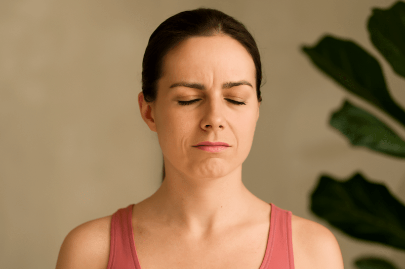 exercice sourire inversé