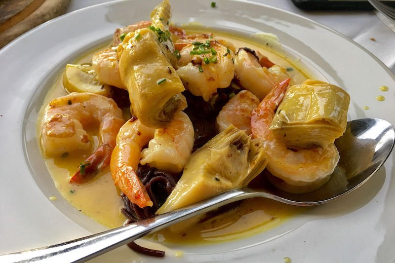 crevettes et artichauts