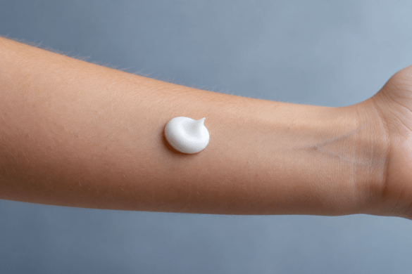 Routine corps et peau sensible : espacer l’exfoliation